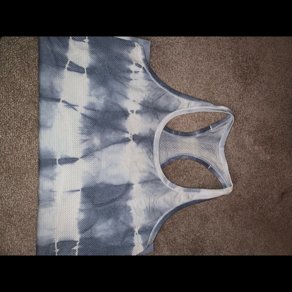 Lululemon top